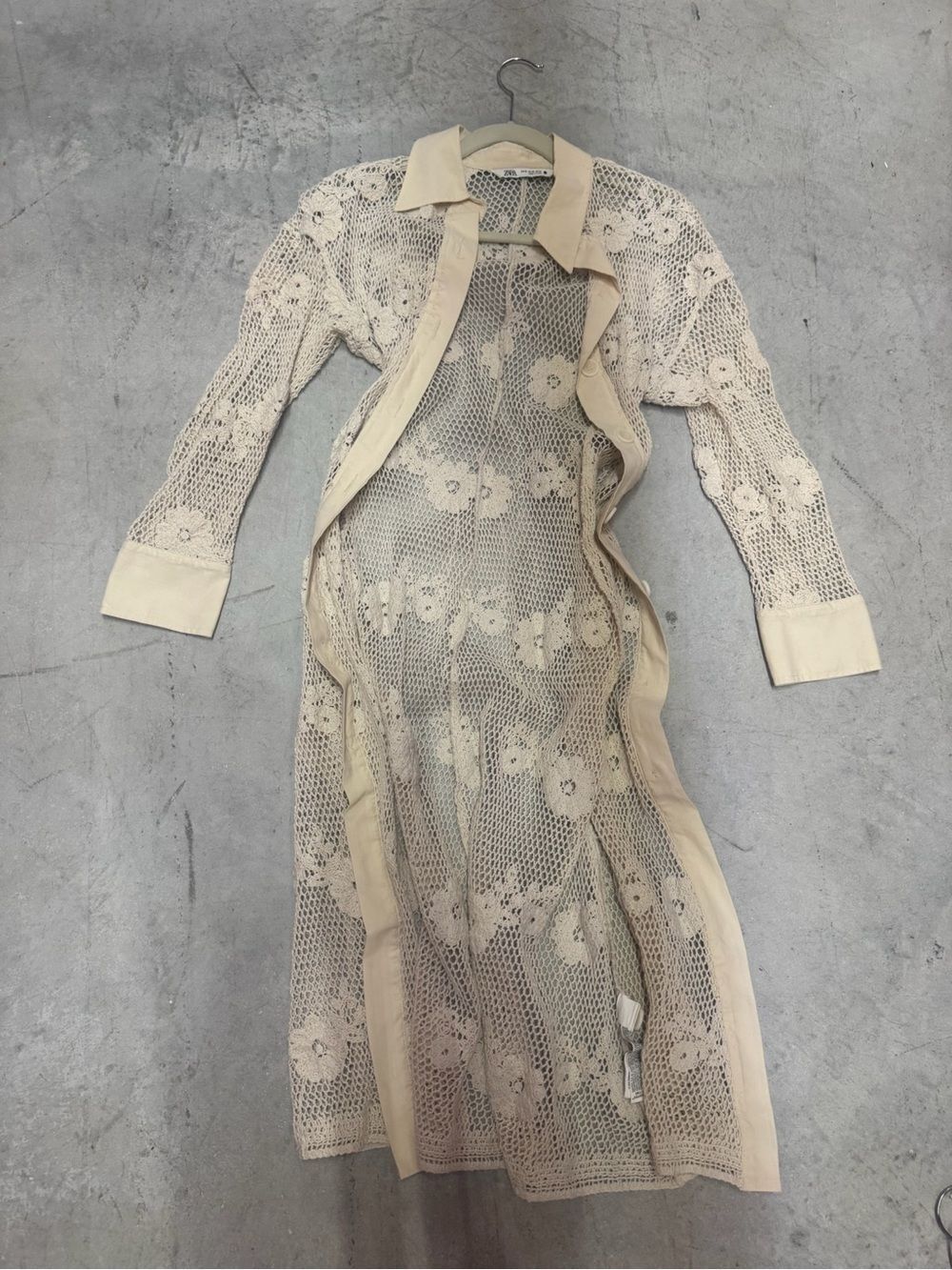 Sheer Crochet Floral Maxi Cover-Up in Light Beige Size XS Like New Collared